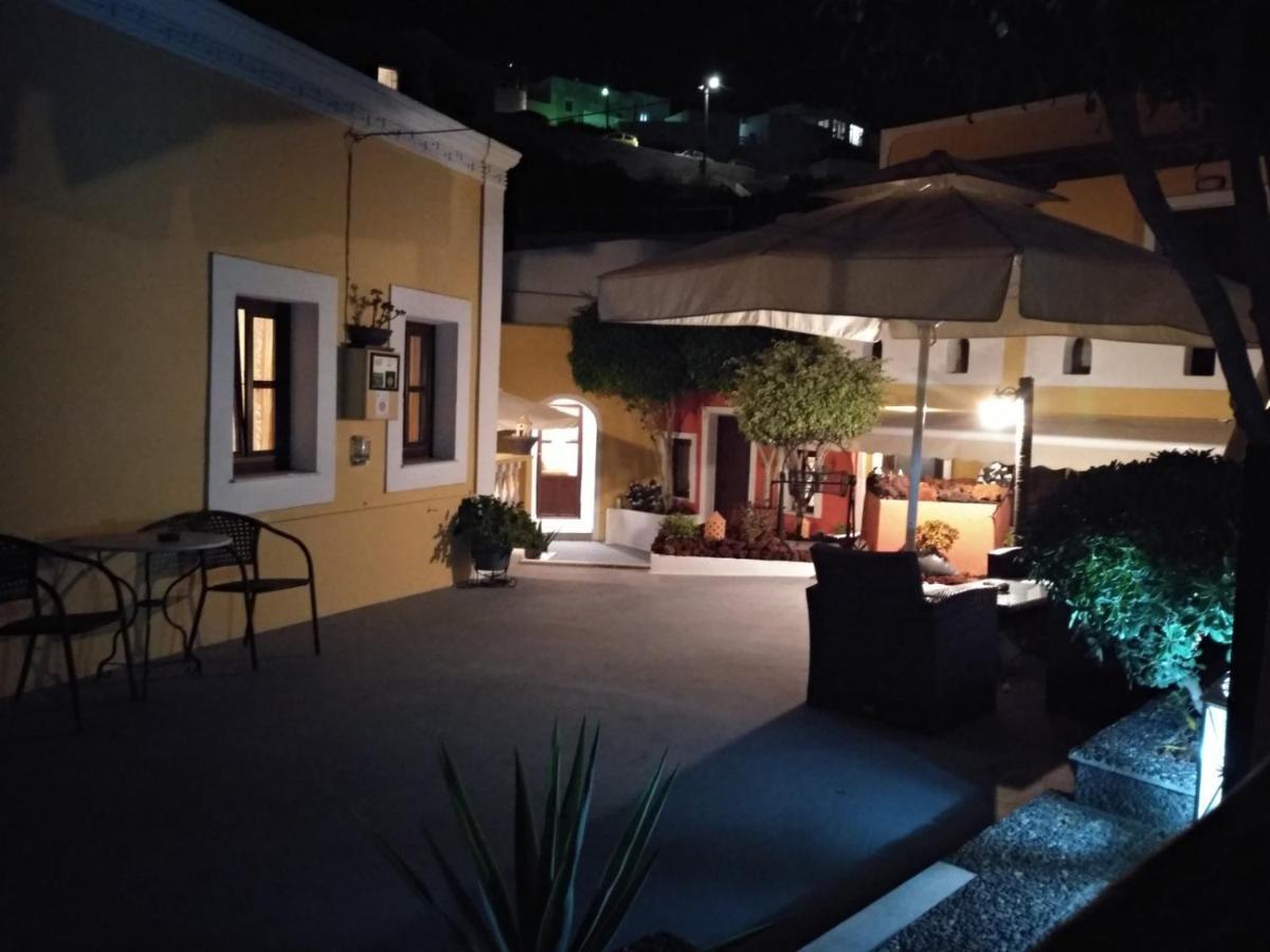 Pansion Zaharoula Hotel Fira  Eksteriør billede