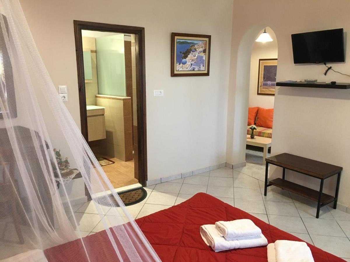 Pansion Zaharoula Hotel Fira  Eksteriør billede